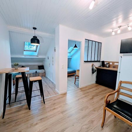 Sous La Tour Appartement Poligny  Buitenkant foto