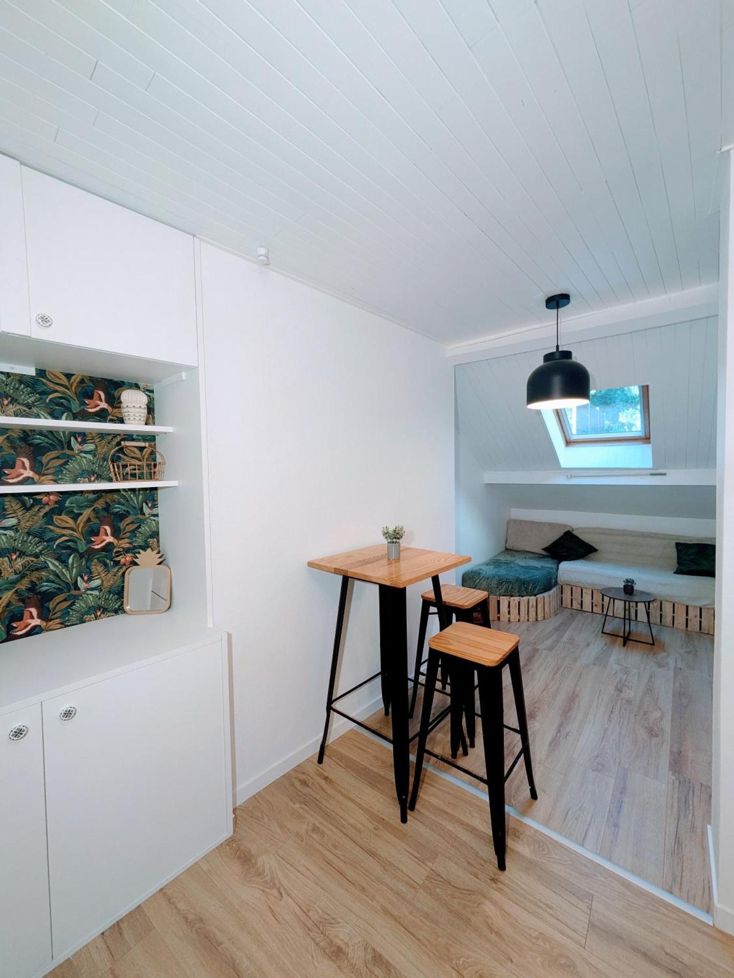 Sous La Tour Appartement Poligny  Buitenkant foto