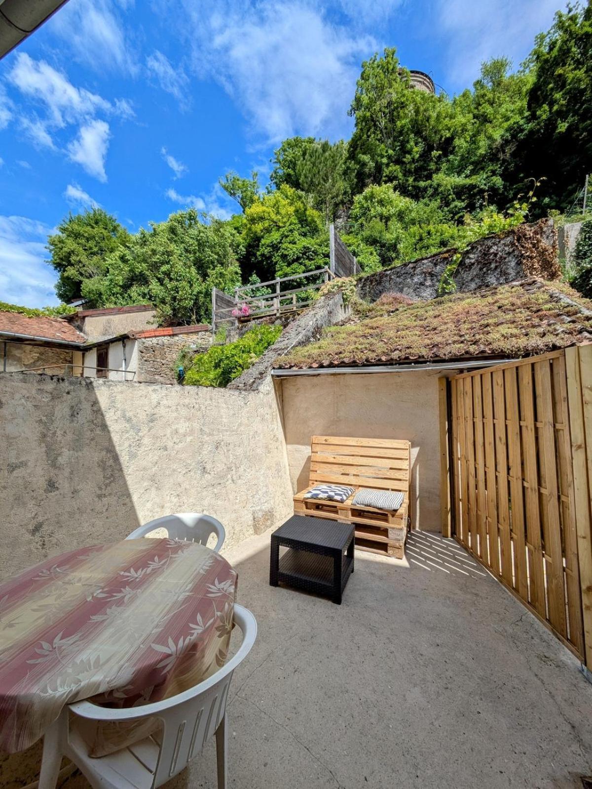 Sous La Tour Appartement Poligny  Buitenkant foto