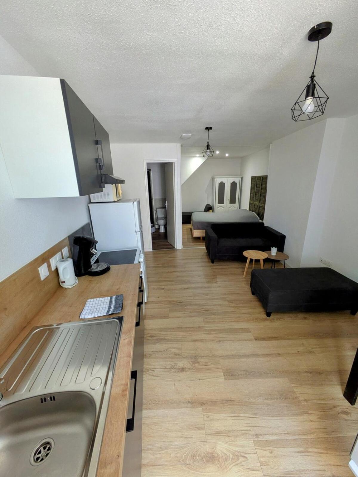 Sous La Tour Appartement Poligny  Buitenkant foto